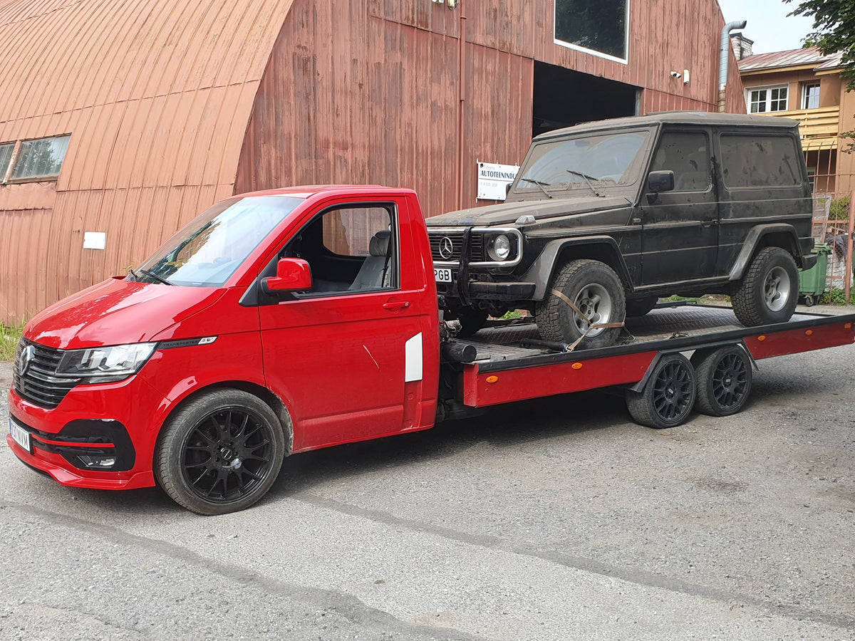 Autokliiniku treilerauto Mercedes-Benz G-klassiga